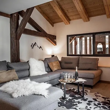 Nouveau Et Spacieux, Place De L'eglise Et Terrasse Privative Apartment *