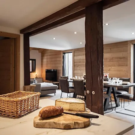 Nouveau Et Spacieux, Place De L'eglise Et Terrasse Privative Apartment