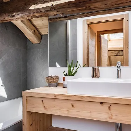 Apartment Nouveau Et Spacieux, Place De L'eglise Et Terrasse Privative *