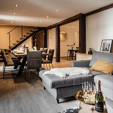 Apartment Nouveau Et Spacieux, Place De L'eglise Et Terrasse Privative *